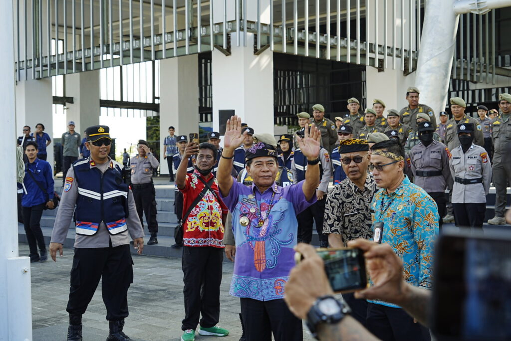 Gubernur Dialog Bersama Sopir Truk, Utamakan Solusi dan Kepastian Usaha