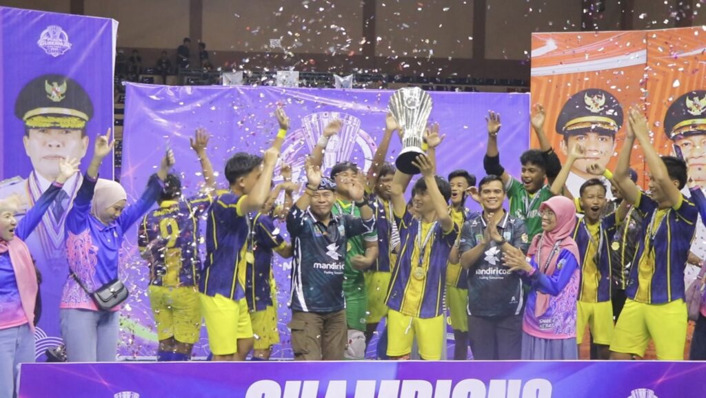 Tutup Turnamen Futsal Pelajar, Gubernur Motivasi Atlet Muda Raih Prestasi Lebih Tinggi