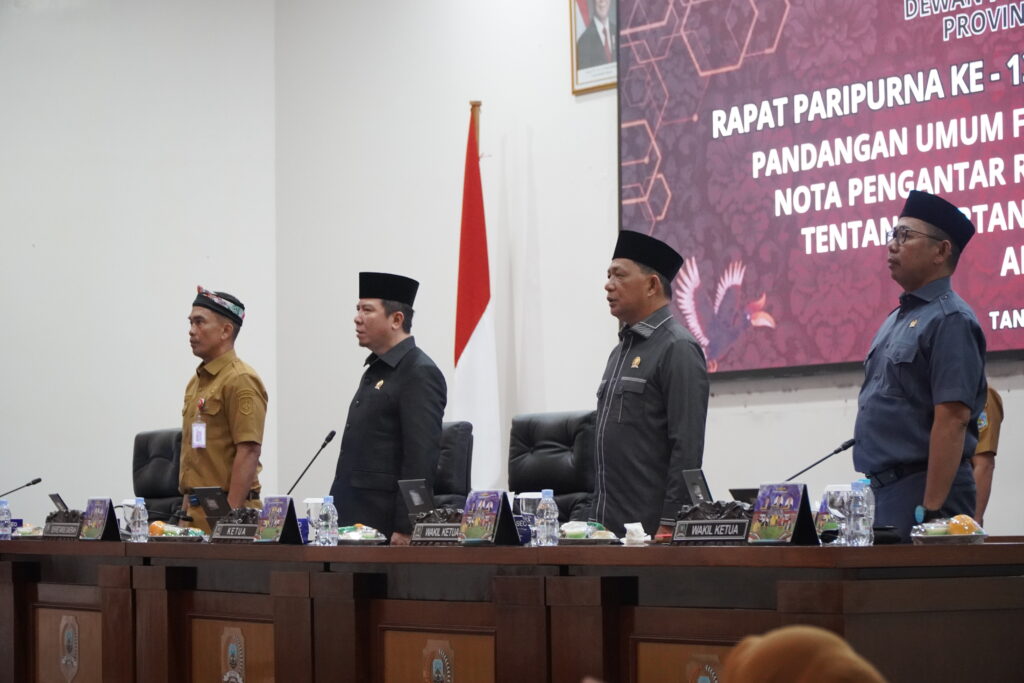 Sekprov Hadiri Paripurna Pandangan Umum Fraksi terhadap Ranperda APBD 2025