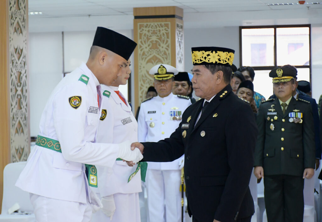 Gubernur Kukuhkan 26 Paskibraka, Tekankan Integritas dan Tanggung Jawab