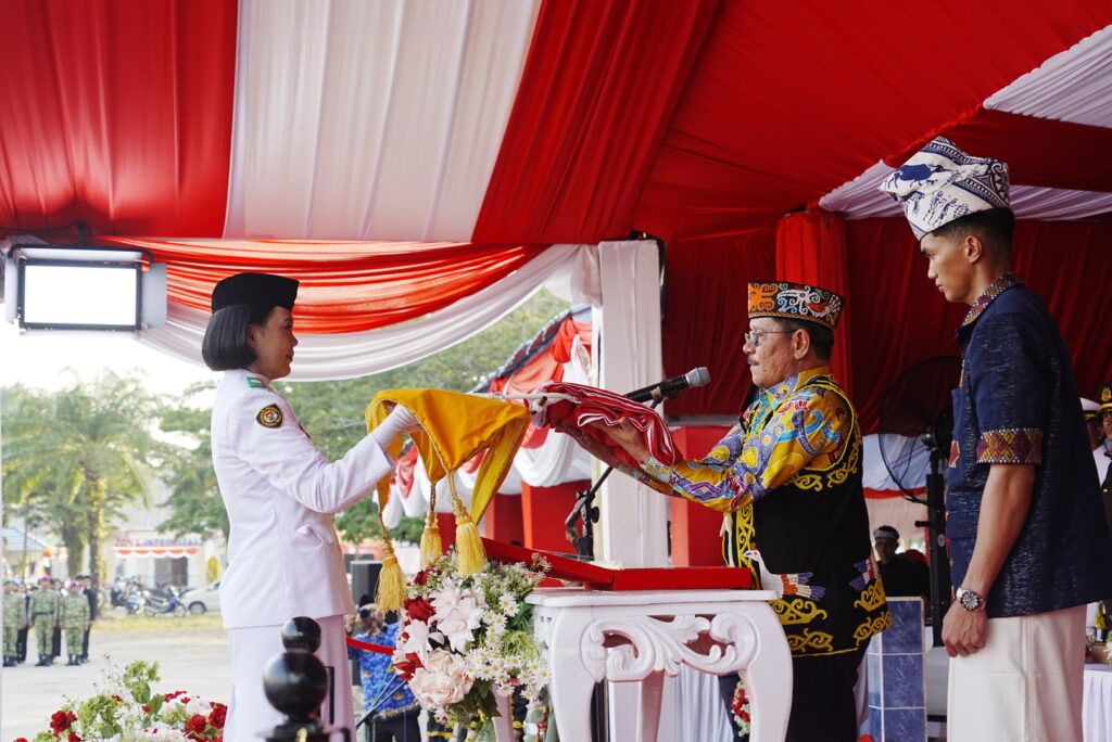 Wagub Pimpin Upacara Penurunan Bendera HUT ke-81 RI di Kaltara