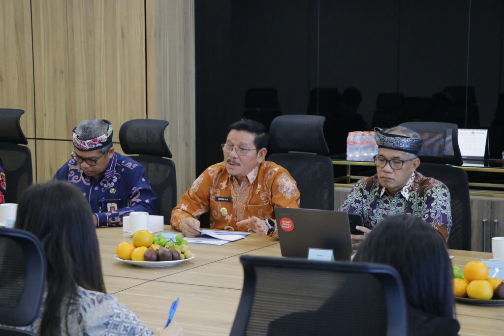Wagub Bahas Percepatan Akses Jalan Menuju Apau Kayan